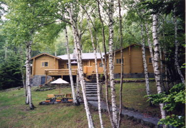 森のホテルログハウス