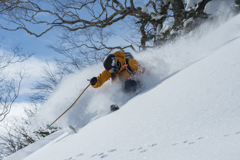 厳しくも美しい雪山の世界「ガイド共にパウダー滑走＆バックカントリー