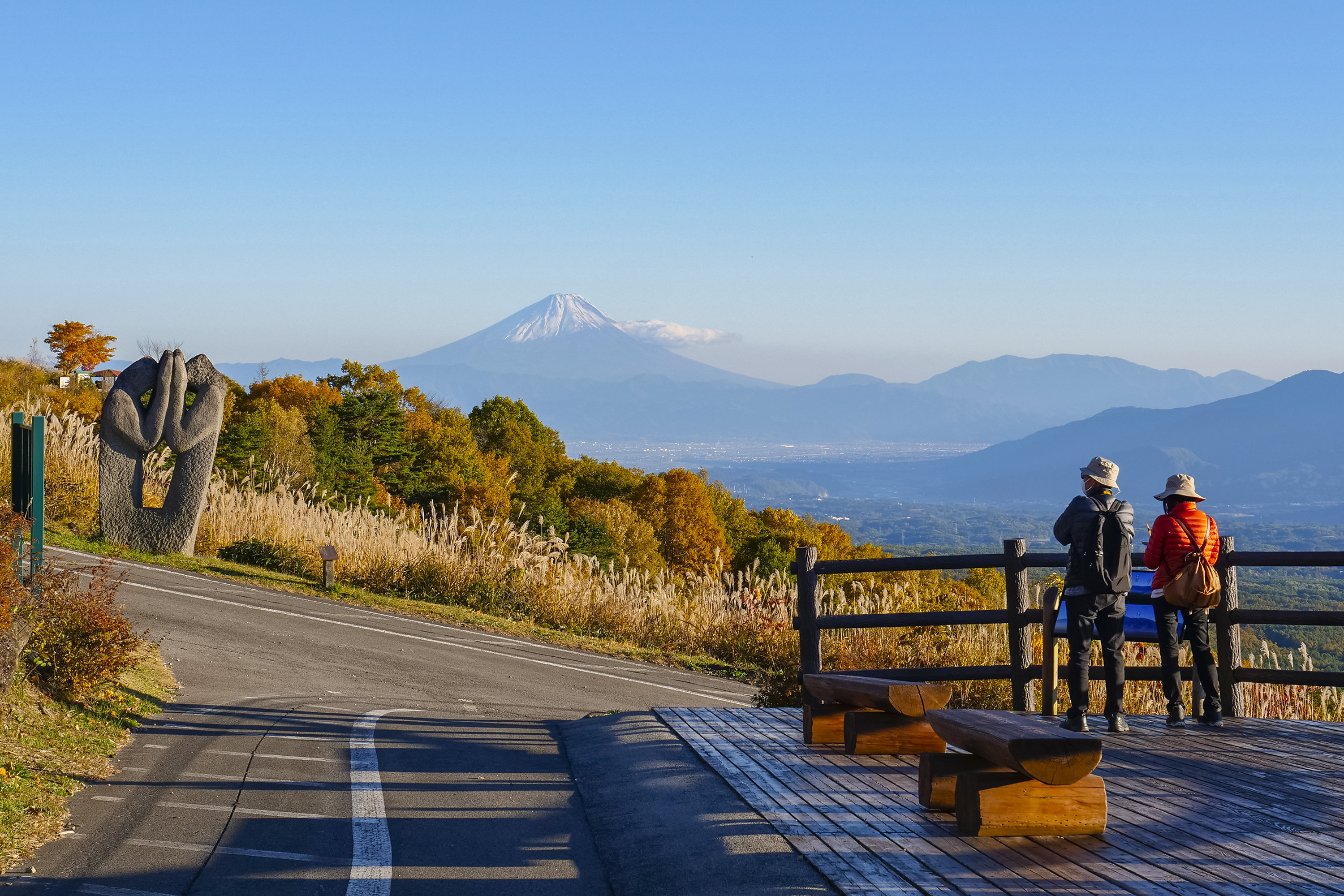 【現在参加者募集中】富士見高原：秋の紅葉と富士山・アルプス山岳風景and創造の森ウォークコース