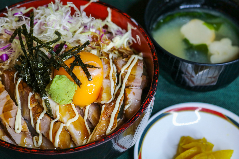 料理長特製スタミナチャシュー丼【2024-25ゲレ食：中信・南信エリア】