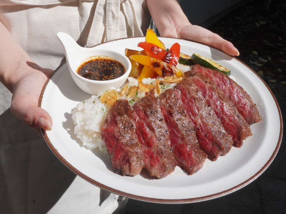 有名店を経験した丁寧に焼き上げるステーキプレート1