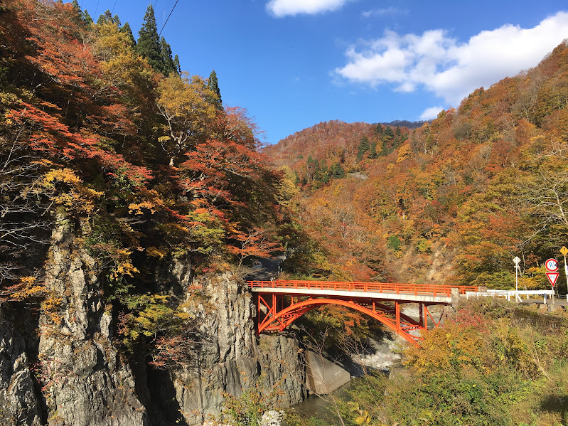 秘境秋山郷・カヤの平高原の旅「カヤの平高原から秋山郷へ50km絶景紅葉ドライブ」