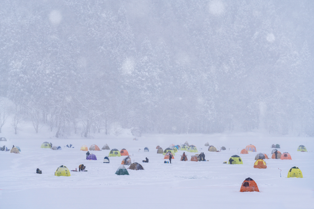 Ice fishing on the Lake Nakatsuna1
